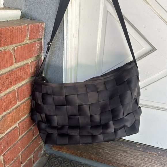 Weekender Original Seatbelt Bag - Picture 1 of 11